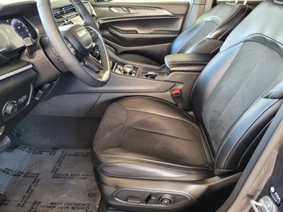 2025 Jeep Grand Cherokee Altitude 4x4