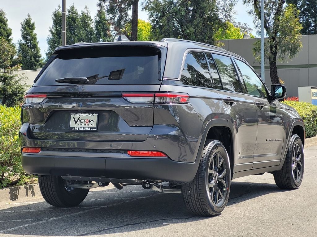 2026 Jeep Grand Cherokee GRAND CHEROKEE LAREDO ALTITUDE 4X4