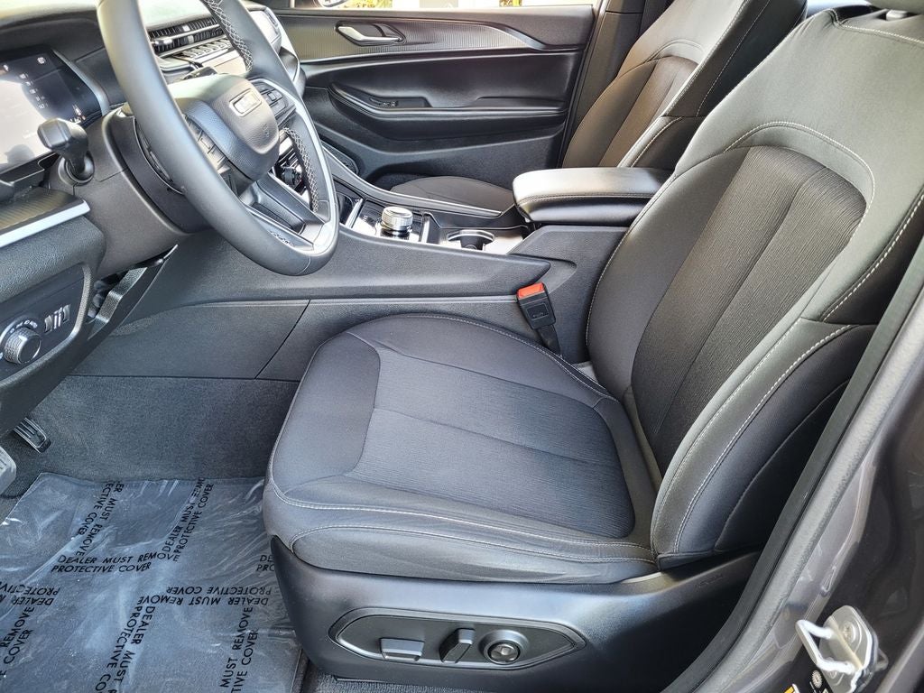 2024 Jeep Grand Cherokee L Laredo X 4x4