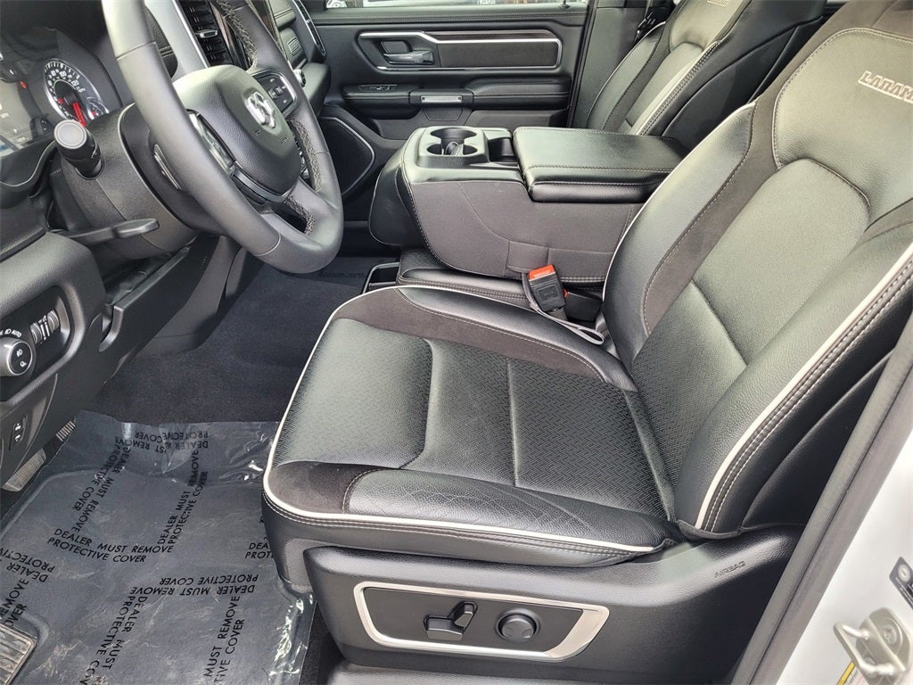 2025 RAM 1500 Laramie Crew Cab 4x4 5'7' Box