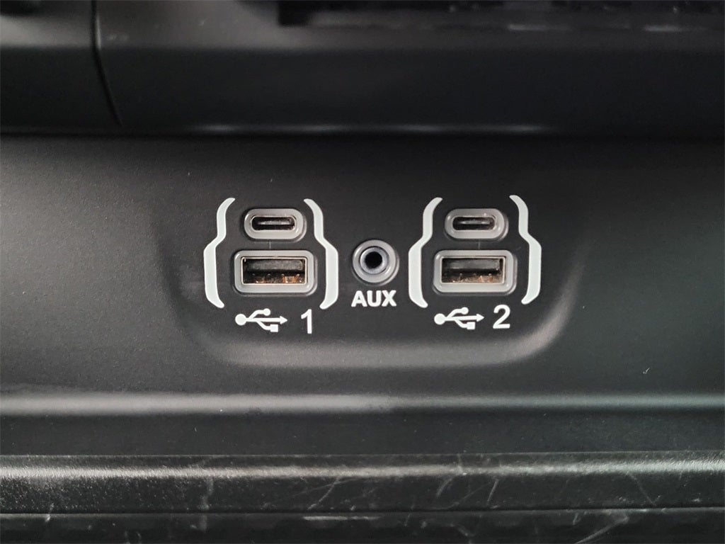 2020 RAM 1500 Laramie Crew Cab 4x4 5'7' Box