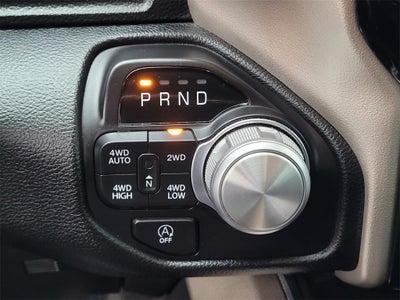 2020 RAM 1500 Laramie Crew Cab 4x4 5'7' Box