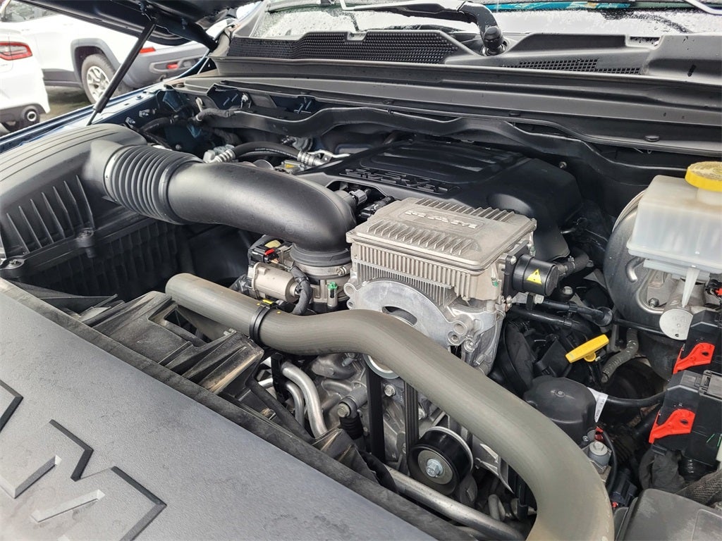 2020 RAM 1500 Laramie Crew Cab 4x4 5'7' Box