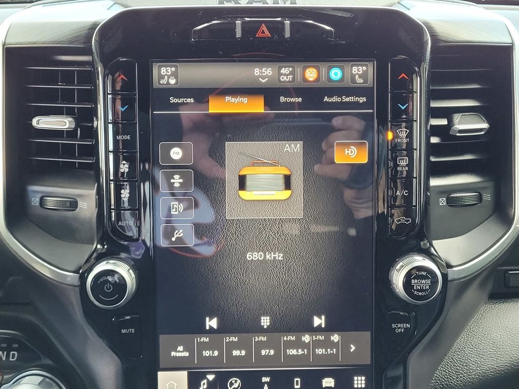 2023 RAM 1500 Laramie Crew Cab 4x4 5'7' Box