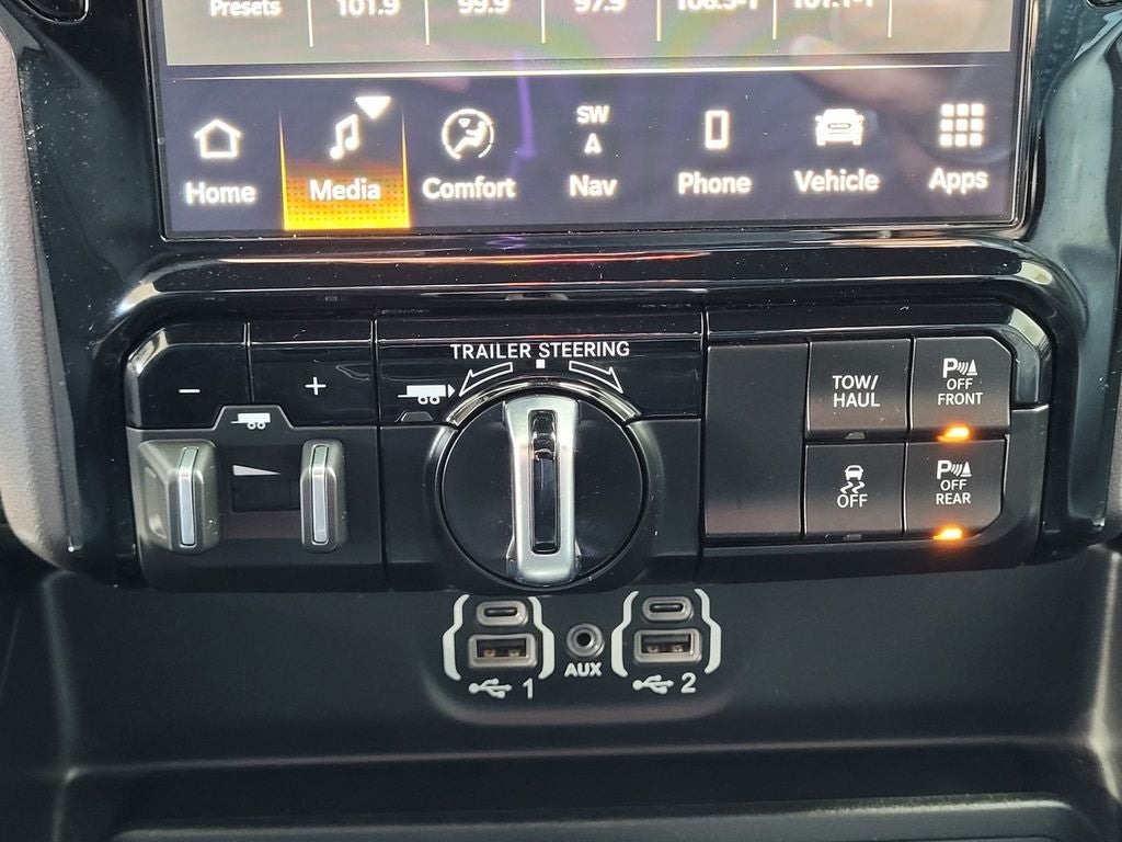 2023 RAM 1500 Laramie Crew Cab 4x4 5'7' Box