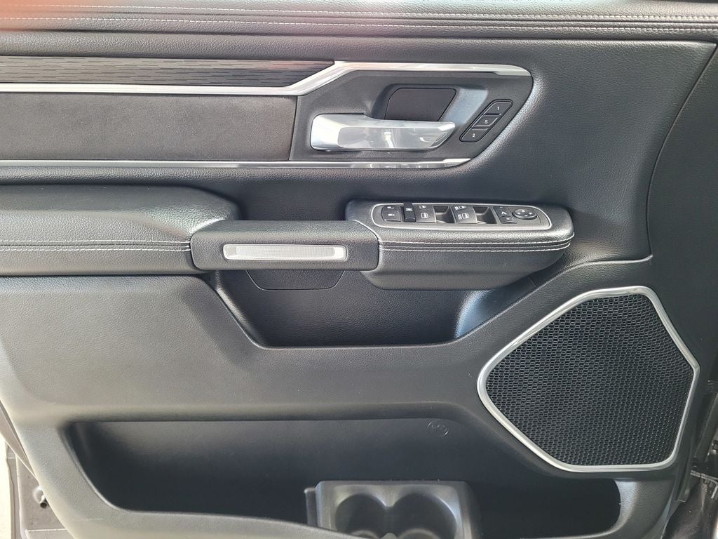 2023 RAM 1500 Laramie Crew Cab 4x4 5'7' Box