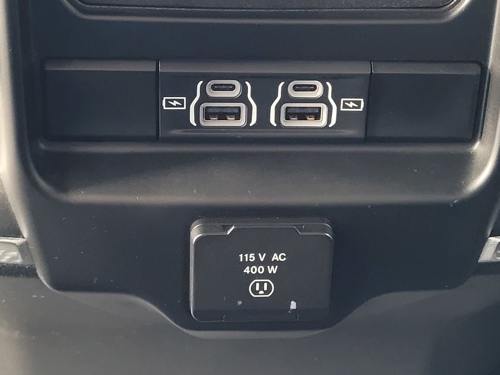 2023 RAM 1500 Laramie Crew Cab 4x4 5'7' Box