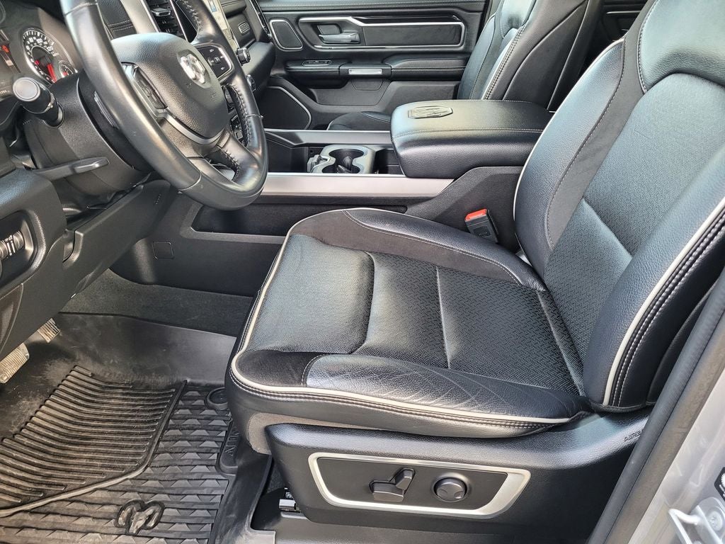 2022 RAM 1500 Laramie Crew Cab 4x4 5'7' Box