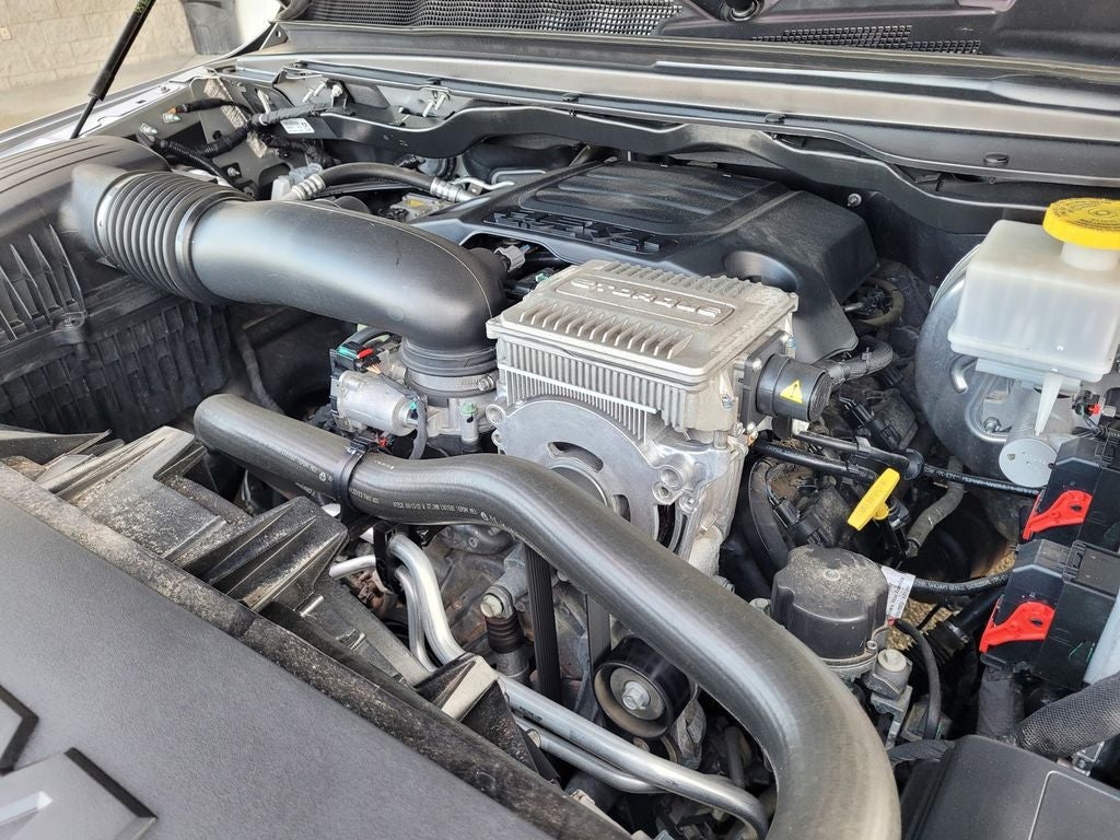 2022 RAM 1500 Laramie Crew Cab 4x4 5'7' Box