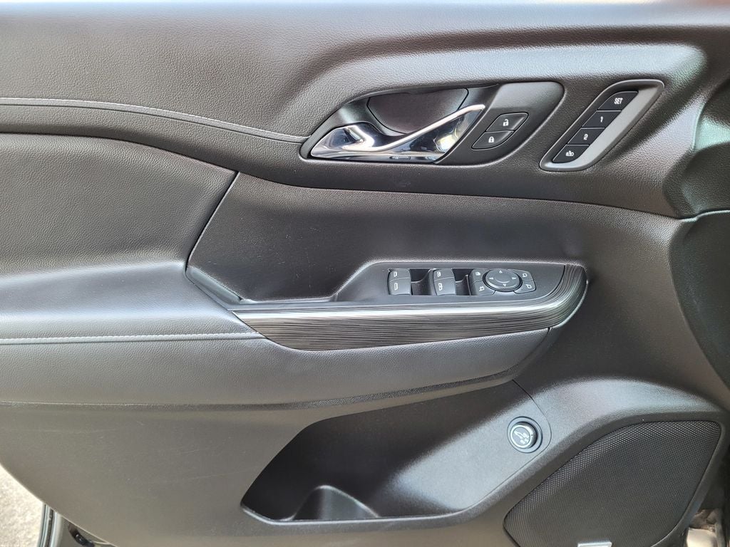 2023 GMC Acadia AWD SLT