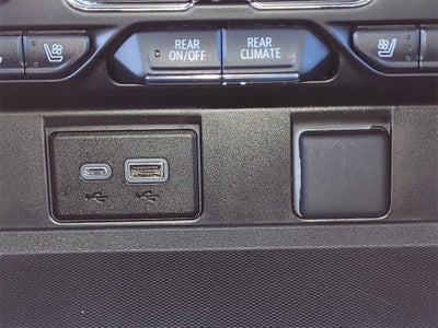 2023 Chevrolet Suburban 4WD Premier