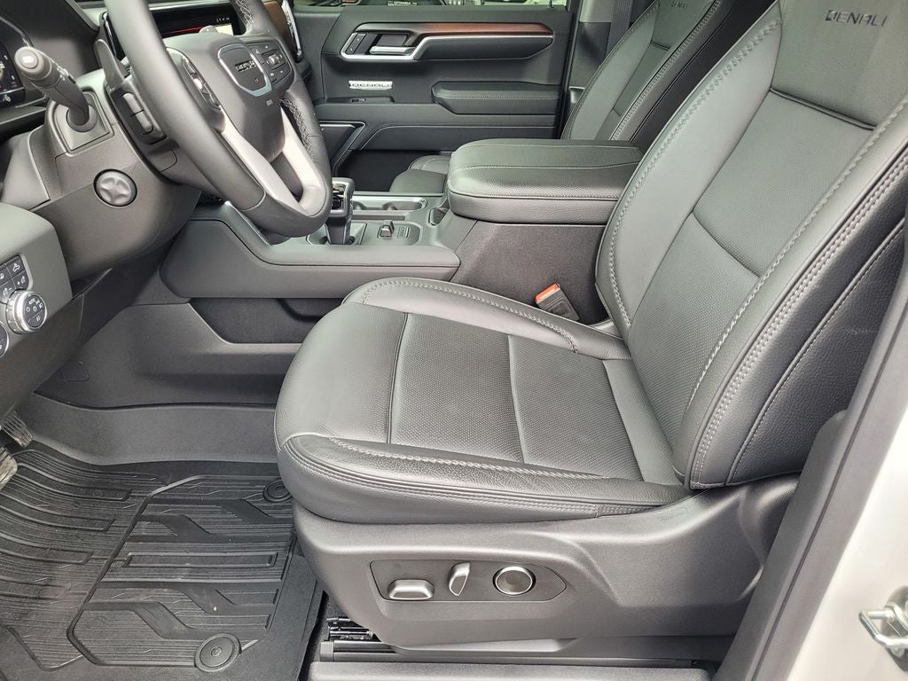 2025 GMC Sierra 1500 4WD Crew Cab Short Box Denali