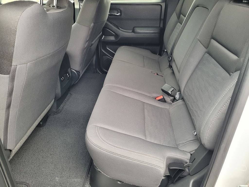 2023 Nissan Frontier Crew Cab SV 4x2