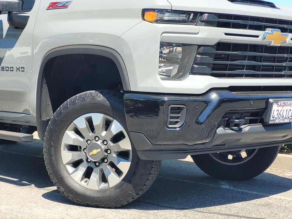 2025 Chevrolet Silverado 2500HD 4WD Crew Cab Standard Bed Custom