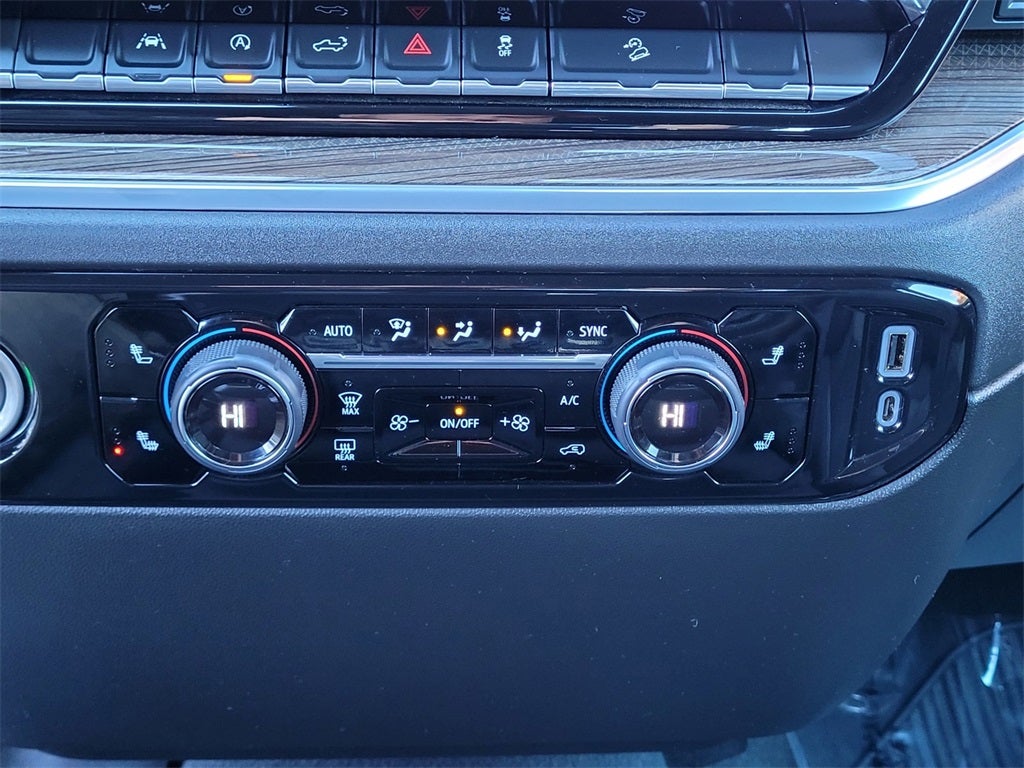 2022 Chevrolet Silverado 1500 4WD Crew Cab Short Bed RST