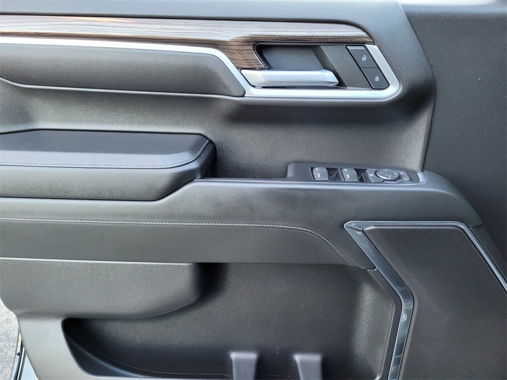 2022 Chevrolet Silverado 1500 4WD Crew Cab Short Bed RST