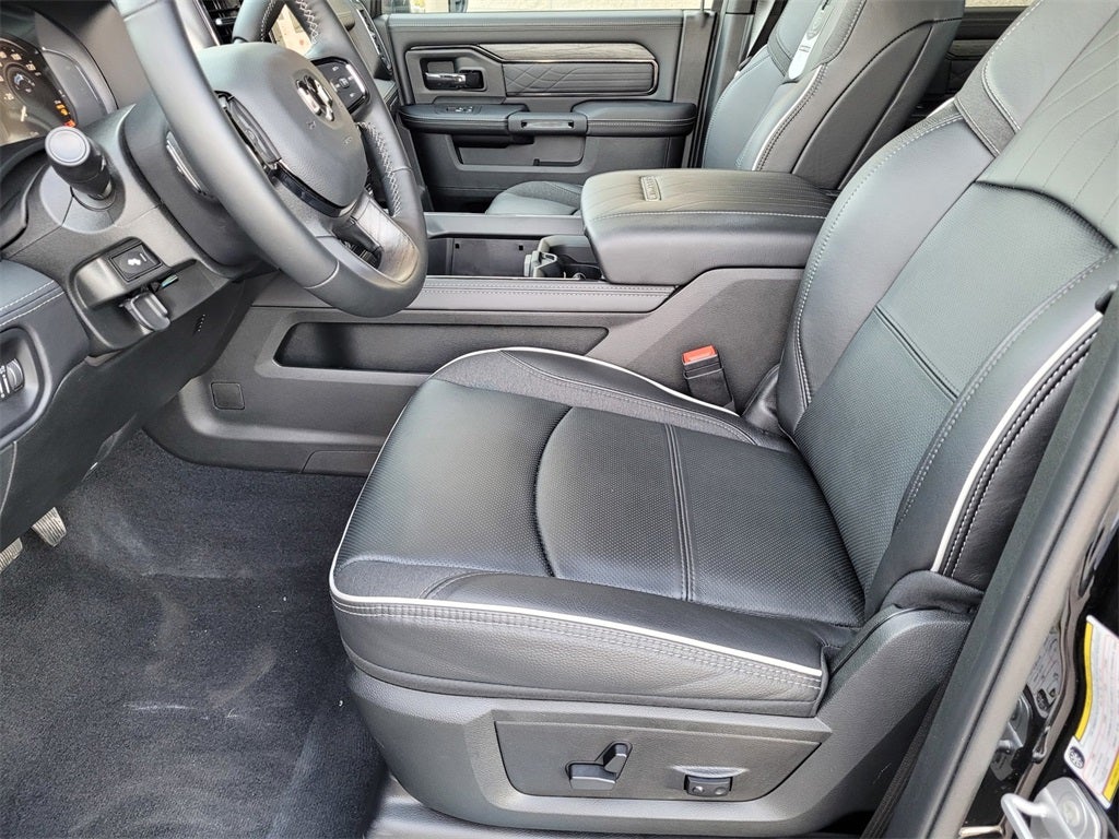 2026 RAM Ram 3500 RAM 3500 LIMITED CREW CAB 4X4 8' BOX