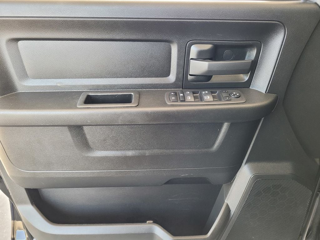 2023 RAM 1500 Classic Tradesman Crew Cab 4x4 5'7' Box