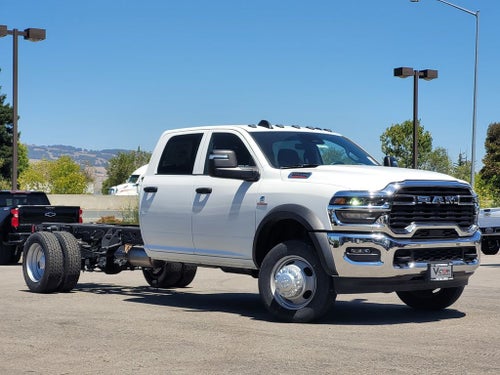 2026 RAM Ram 5500 Chassis Cab RAM 5500 TRADESMAN CHASSIS CREW CAB 4X4 84' CA
