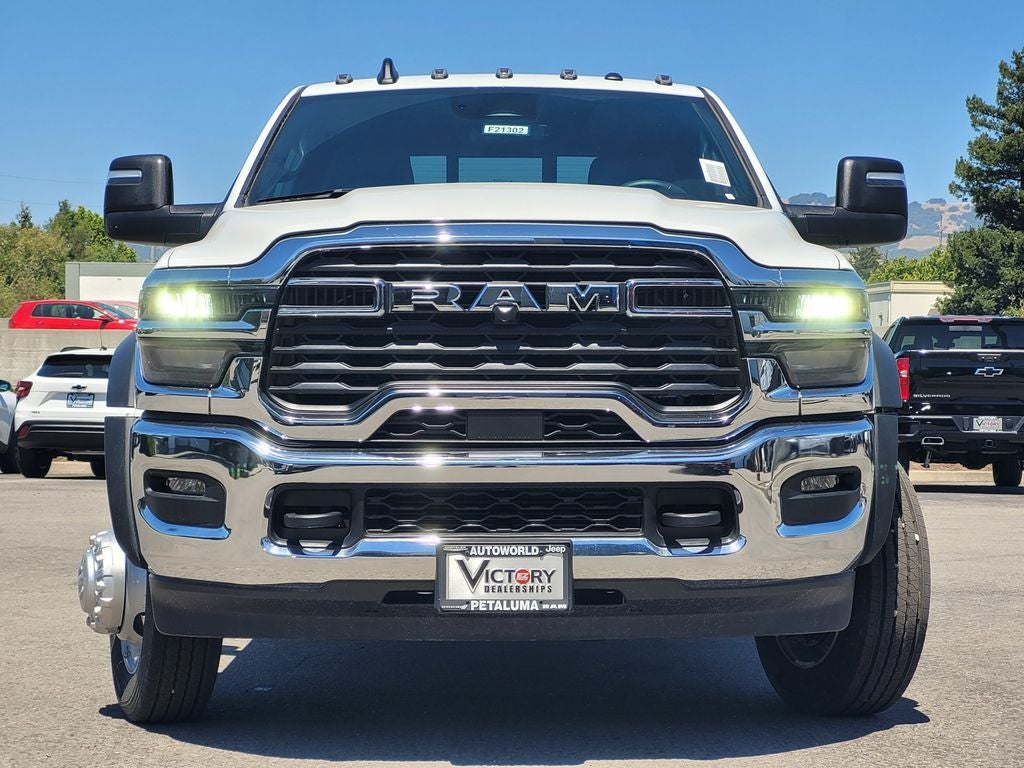 2026 RAM Ram 5500 Chassis Cab RAM 5500 TRADESMAN CHASSIS CREW CAB 4X4 84' CA