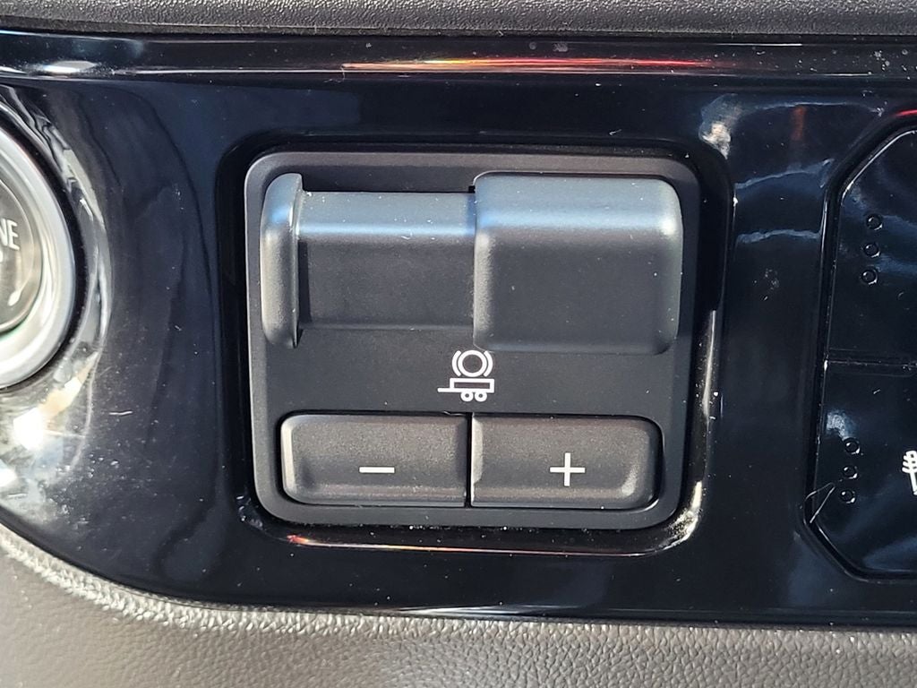 2023 Chevrolet Silverado 1500 4WD Crew Cab Short Bed LT Trail Boss