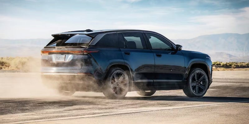 2025 Jeep Wagoneer S rear view img